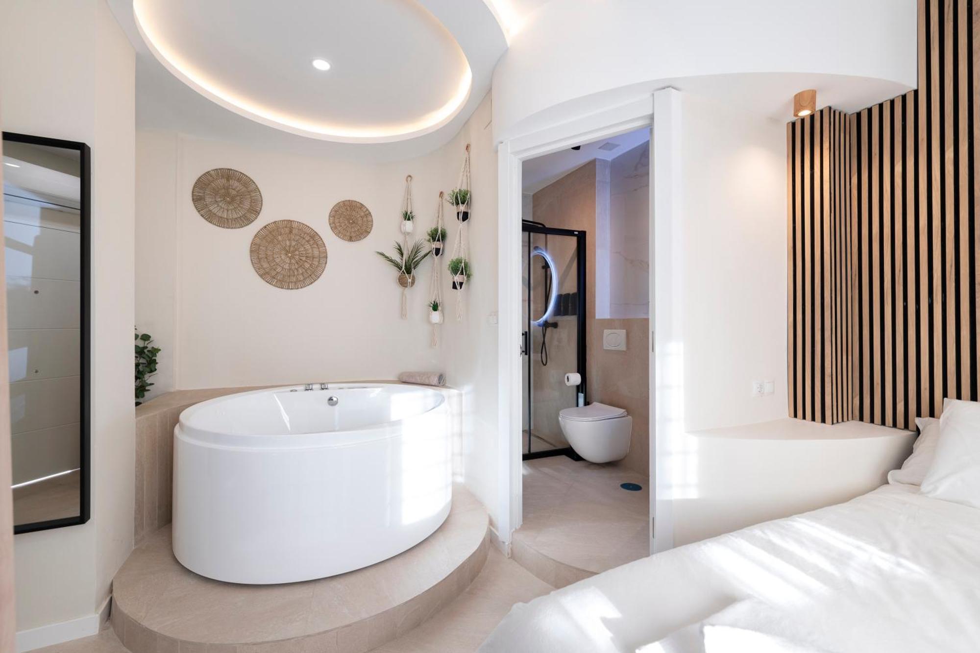 Malaga Boutique V.V Luxury Jacuzzy Apartment Ngoại thất bức ảnh